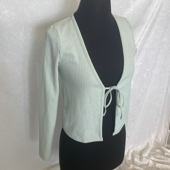 Tie front top - Picture 3 of 8